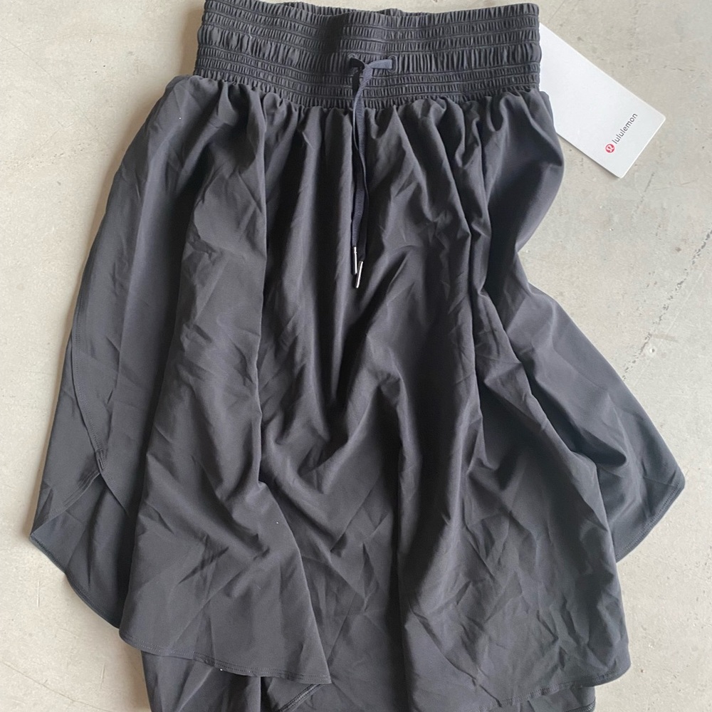 Brand New lulu lemon skirt
